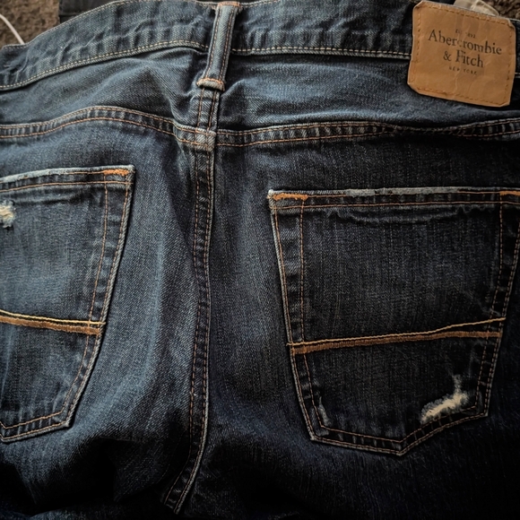 Jeans - Picture 2 of 3